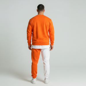 Prenez le contrôle de votre journée avec des ensembles de survêtements classiques pour hommes, aux couleurs intemporelles et à la coupe confortable pour toutes les occasions et le quotidien. - Product Image 5