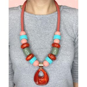 สร้อยคอคริสตัลเรซิ่นและไม้สุดหรู  เครื่องประดับแฟชั่นที่สมบูรณ์แบบสำหรับโอกาสให้ของขวัญ - Product Image 6