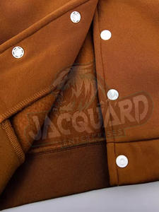 Chaqueta de Satén Cruzada de la Mejor Calidad, Chaqueta de Invierno en Diferentes Colores, Hecha en Pakistán - Product Image 4