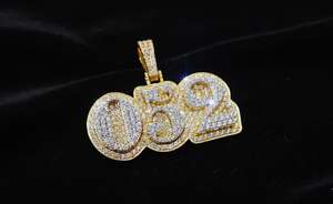 Pendentif personnalisé en argent 925 pour homme, style hip-hop, avec lettres initiales, numéro porte-bonheur ou nom, entièrement serti de pierres brillantes - Product Image 2