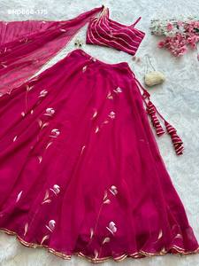 Conjunto de Lehenga-Blusa de Georgette de Diseño Elegante y Moderno con Pintura a Mano y Dupatta Incluida, Proveedor de Surat - Product Image 5