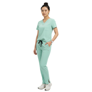 Ensemble de tenue médicale pour femme, coupe confortable, en tissu tissé Spandex/Coton, haut à col en V, pantalon cargo jogger avec poches profondes, uniforme de santé moderne - Product Image 1