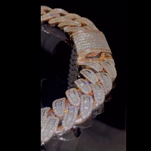 สร้อยคิวบาลิงค์แบบกำหนดเองขนาด 22 มม. คุณภาพสูง ความใส VVS ชุบโรเดียม ชุบทอง เงินแท้ 925 ประดับโมอิสซาไนต์ สไตล์ฮิปฮอป สำหรับทุกเพศ - Product Image 3