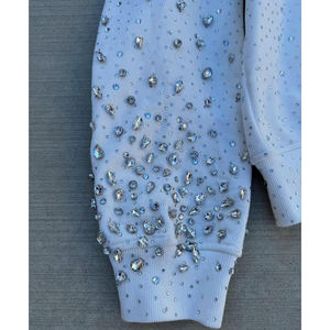 Sudadera con capucha y cremallera personalizada de calidad premium, 100% algodón polar, estilo urbano con pedrería brillante, bordada para otoño - Product Image 6