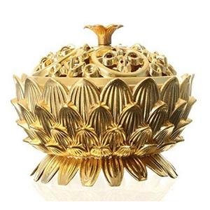Bougeoirs en pot de cire parfumée au design de fleurs faites à la main avec finition plaquée or, parfaits pour la décoration intérieure et les cadeaux - Product Image 1