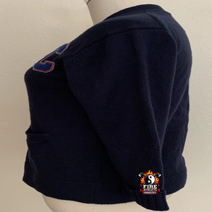 Pull en tricot pour enfants TopTen, bleu foncé, avec patch en C, logo tricoté, pour les fraternités, les sororités et les universités, en cachemire - Product Image 2