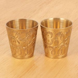 Verre à eau en laiton pur avec motif floral gravé à la main, gobelet pour la maison, la cuisine, la boisson ayurvédique saine, hôtel - Product Image 5