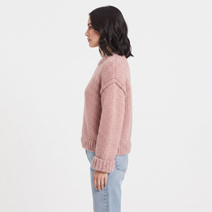 เสื้อสเวตเตอร์ผู้หญิงแบบถัก ทรงหลวม แขนยาว คอกลม สวมใส่สบาย เหมาะสำหรับฤดูหนาว เนื้อผ้านุ่ม - Product Image 3