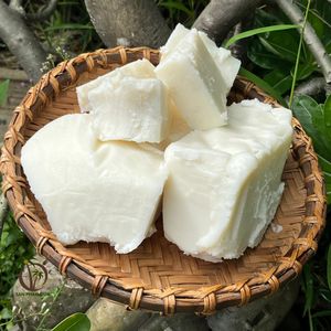 ขี้ผึ้งมะพร้าวธรรมชาติพรีเมียม ปราศจาก GMO / ผู้จัดจำหน่ายขี้ผึ้งมะพร้าวธรรมชาติจากเวียดนามสำหรับทำเทียน ในราคาขายส่งที่ดีที่สุด - Product Image 1