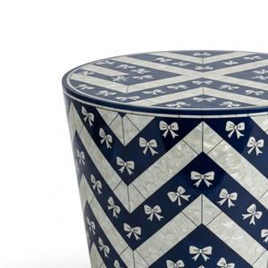 โต๊ะกาแฟหรูหราสไตล์อินดัสเทรียลลายมีนาฝังมุก งานแฮนด์เมด พร้อมเก้าอี้เสริมลายเชฟรอนประดับมุก คุณภาพพรีเมียม เหมาะสำหรับโรงเรียน - Product Image 4