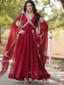 Nuevas colecciones de vestidos Anarkali de la marca Indian Ethanic Wear, con bordados de lentejuelas de imitación y ribete de encaje de diseño. - Product Image 1