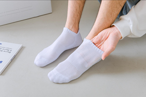 Chaussettes de sport en coton pour hommes avec logo personnalisé, motif dessin animé, respirantes, légères, absorbant la transpiration, idéales pour l'automne - Product Image 6