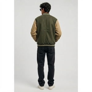 Chaqueta Varsity Premium que Combina Tela Suave, Diseño Clásico y Confección Duradera para una Comodidad con Estilo en Cualquier Época del Año - Product Image 2