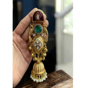 Pendientes colgantes chapados en oro vintage de moda con piedra esmeralda y borla de perlas de imitación para mujer, colección para bodas. - Product Image 1
