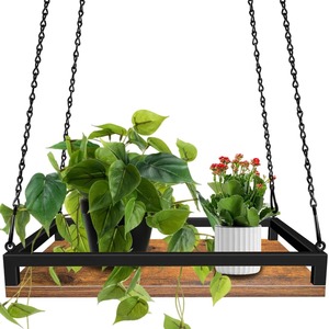 Pot de fleurs suspendu en métal rose avec plante verte et tomates cerises, style jardin rustique, finition thermolaquée - Product Image 4