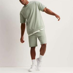 Ensemble de survêtements personnalisés en gros pour hommes, deux pièces, short respirant en maille, nouveau short imprimé, style décontracté pour l'été - Product Image 3