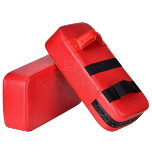 Pads de frappe thaïlandais de qualité supérieure avec mousse haute densité et revêtement en cuir durable pour l'entraînement aux arts martiaux et la pratique du kickboxing - Product Image 6