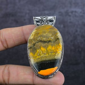 Colgante Solitario de Jaspe Abeja Natural Chapado en Plata con Engaste Canalizado, Joyería Bohemia Unisex, Regalo - Product Image 1