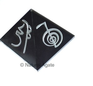 Proveedor y Mayorista de Pirámides de Ágata Negra - Product Image 3