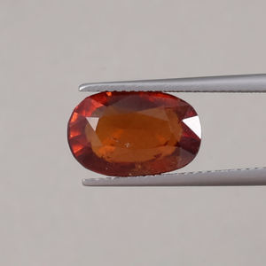 พลอยเฮสโซไนต์สีแดงธรรมชาติทรงรี 6.43 กะรัต ขนาด 13.5x8.5 มม. 6 มม. แสงสว่าง |   เครื่องประดับอัญมณีขายส่งที่ได้รับการรับรองจาก IGI - Product Image 1