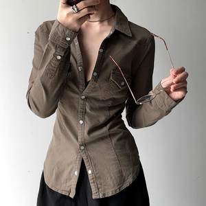 Camisa de mezclilla estilo vintage americano con cuello plisado para mujer, corte ajustado, abotonada, manga larga, top de moda estructurado y entallado. - Product Image 4
