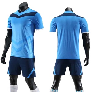 Uniforme de football ultra-durable, anti-rides, résistant aux déchirures, flexible, régulateur d'humidité, absorbant les chocs, couleur personnalisée - Product Image 2