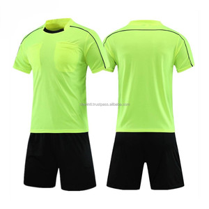 Kit de ropa de árbitro de fútbol de diseño de fábrica personalizable, uniformes de fútbol rojos en blanco personalizados - Product Image 2