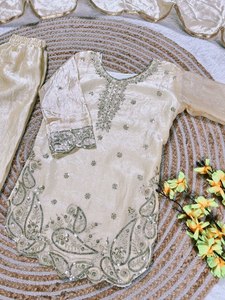 Ensemble de costume pour enfants en soie GMY de qualité supérieure avec broderies lourdes – Tenue de fête et de mariage - Product Image 6