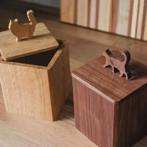 Elegante tarro de almacenamiento de madera natural para alimentos secos, organización de despensa y decoración de cocina. - Product Image 1