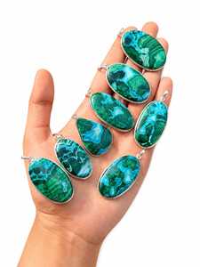 จี้คริสโซคอลลามาลาไคต์ทรงกรอบ งานแฮนด์เมด ทองเหลืองชุบเงินชุบทอง ประดับพลอย สร้อยคอสำหรับทุกเพศ ของขวัญ เครื่องประดับ - Product Image 1