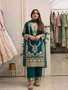 Ensemble haut, pantalon et dupatta en faux georgette avec broderie lourde et travail de sequins, entièrement cousu, avec doublure en micro-coton, tenue de fête (MHI 910) - Product Image 2