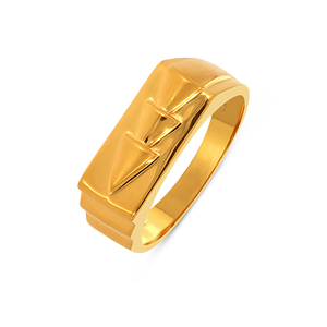 Bague large dorée de qualité supérieure avec motif géométrique contemporain en chevron, bague audacieuse et polie pour homme - Product Image 1