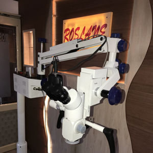 Microscopio de operación oftálmico binocular de enfoque de pie motorizado Instrumentos quirúrgicos Producto de base - Product Image 1