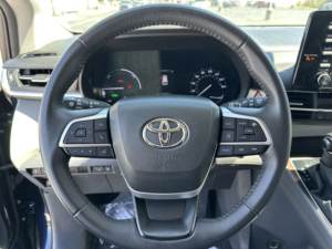 Meilleure offre pour le nouveau |   Toyota Sienna LE d'occasion 2018-2026 |   XLE |   XSE |   Édition Forêt |   Limité |   Platinum - LHD |   RHD - Product Image 4