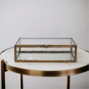 Boîte décorative hexagonale empilable en verre avec cadre en laiton |   Boîte de présentation de bijoux à base miroir, en verre transparent gravé, pour souvenirs - Product Image 2