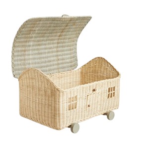 Panier de rangement en rotin tressé avec couvercle - Coffre décoratif fait main en forme de caravane pour organiser les jouets sur roulettes - Product Image 2