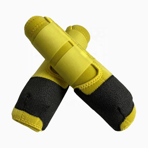 Bottes de protection de luxe jaunes pour chevaux, en tissu maillé respirant et durable, couleur unie, avec soutien des jambes pour l'équitation (type 'Flies Boot') - Product Image 4