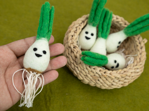 Cebolla Verde de Fieltro de Lana Hecha a Mano de 12 cm, Juguete de Comida de Imitación, Ecológico, Educativo, Decorativo, Venta al por Mayor - Product Image 6