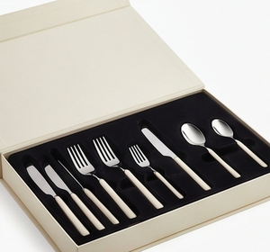 Ensemble de couverts argentés à manche blanc pour une cuisine moderne, les repas quotidiens, les événements, la restauration et les cadeaux - Product Image 6