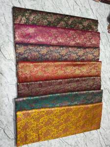 Tela de Seda Brocada Tradicional Hecha a Mano con Diseño de Coníferas, Jacquard Floral, Peso Medio, para Prendas Étnicas, Blusas y Cortinas - Product Image 4