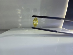 Diamante Cultivado en Laboratorio de 1 Quilate, Corte Marquesa, Color Amarillo Intenso VS1, Certificado IGI, Piedra Suelta Amarillo Brillante - Product Image 5