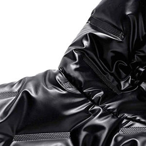 Chaqueta Acolchada Impermeable y Cortavientos para Hombre FITME SPORTS, Negra, con Capucha, Corte Ajustado, Cierre de Cremallera, Relleno Grueso de Poliéster, Estilo Casual de Invierno - Product Image 4
