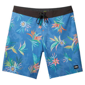 Shorts de bain décontractés pour hommes à imprimé floral tropical en toile, séchage rapide, taille élastique avec cordon de serrage, taille mi-haute, avec poches et logo frontal - Product Image 3