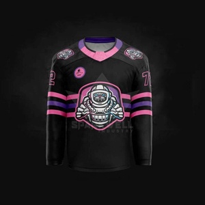 เสื้อฮอกกี้น้ำแข็งสีดำแบบกำหนดเองสำหรับผู้ชาย คอวี แขนยาว พิมพ์ลายการ์ตูนนักบินอวกาศแบบระเหิดสี ซับเหงื่อ ชุดยูนิฟอร์มทีม - Product Image 1