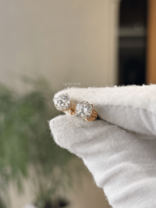 Magnifiques boucles d'oreilles solitaires en diamant de laboratoire 2,45 ct VS EF Or massif 14 carats Bijoux raffinés intemporels Cadeau d'anniversaire de mariage - Product Image 4