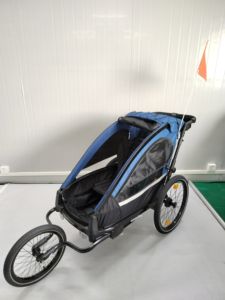 Remolques de Bicicleta para Niños de Aleación de Aluminio con Suspensión Independiente, Llantas de 20 Pulgadas, Enganche de Liberación Rápida y Carga Máxima de 35 kg - Product Image 4