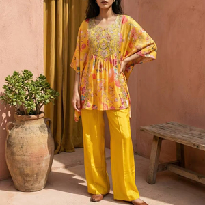 Conjunto de Kaftán y Pantalones Palazzo para Mujer, en Crepé Natural Pesado con Estampado Digital - Product Image 1