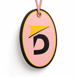 Etiquetas colgantes impresas personalizadas con diseño nítido, material de papel resistente y acabado impecable para prendas de moda y mercancía. - Product Image 3