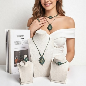 สร้อยคอหินประดับมาคราเม่สีทองและสีเงิน |   เครื่องประดับโบโฮงานฝีมือลายฉลุสุดหรู |   บริษัท มังกัลมาย คอร์ปอเรชั่น เอ็กซ์พอร์ต - Product Image 3