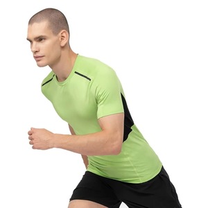 T-shirt de course pour homme en coton et spandex, coupe ajustée, séchage rapide, fabriqué au Pakistan, faible MOQ, idéal pour la gym et l'entraînement, t-shirt de compression - Product Image 3